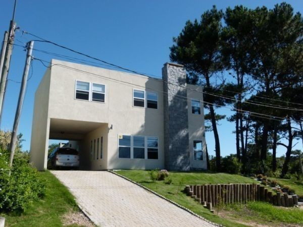 Moderna y cómoda casa en alquiler, ideal para descansar en sus vacaciones.